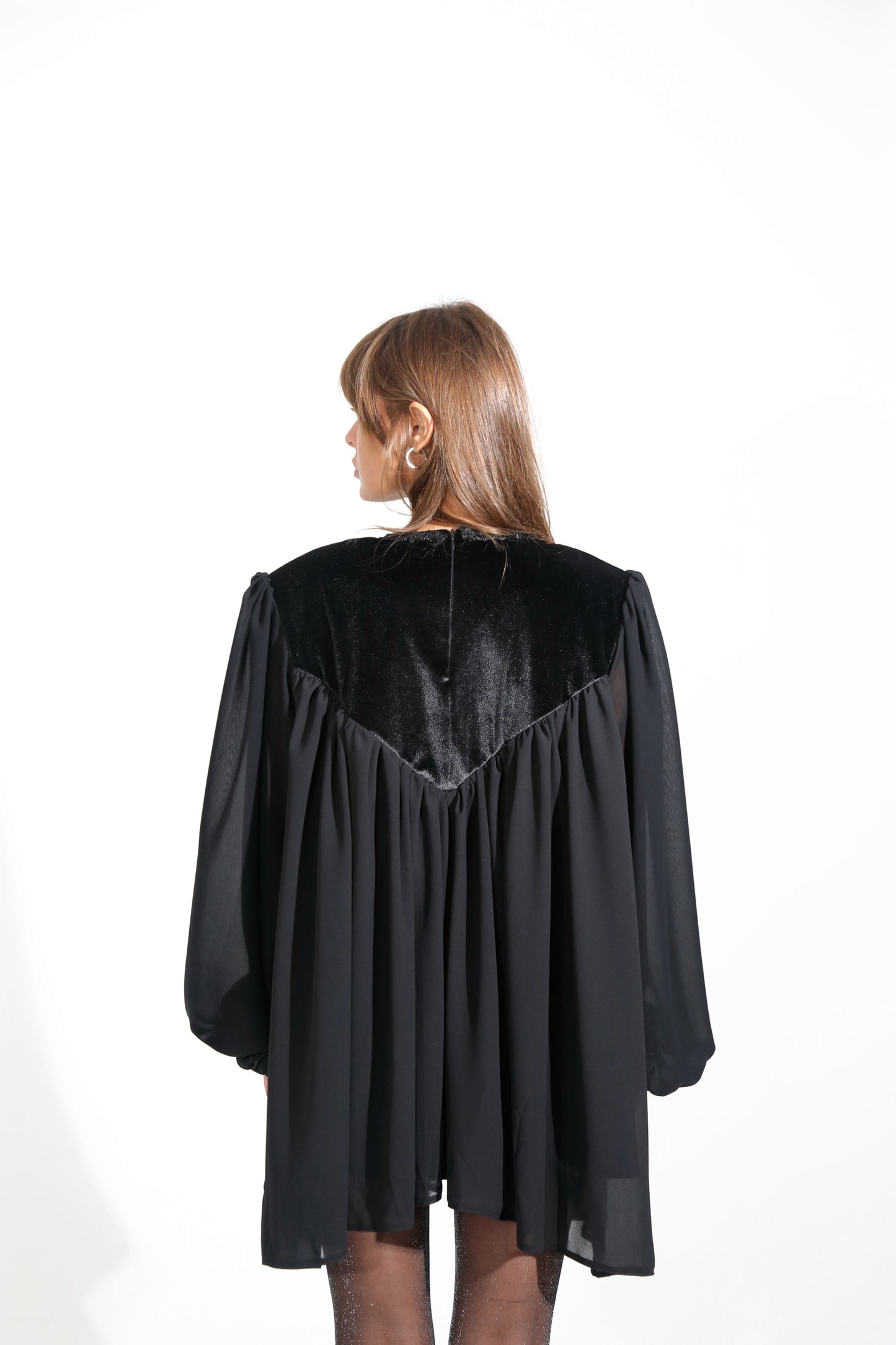 Chiffon Dress with a Velvet details